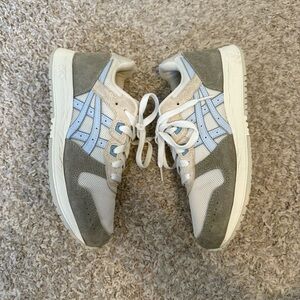 ASICS Lyte Classic Women’s Sneakers in Cream/Soft Sky Blue Color Size 6